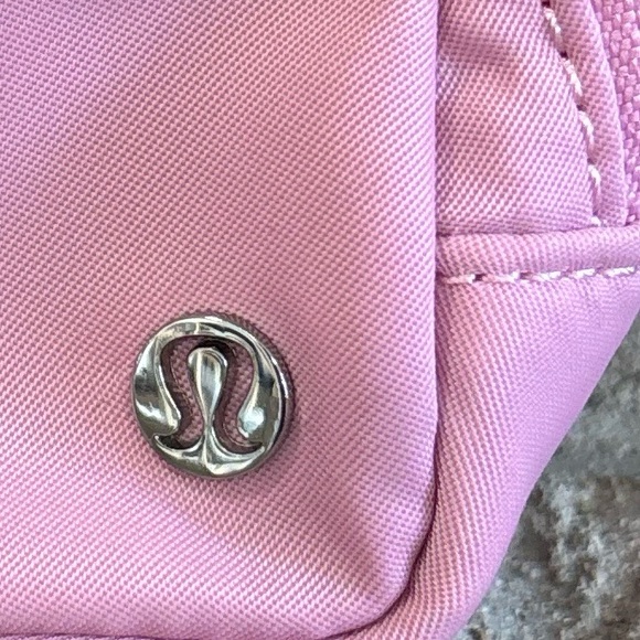 NWT Lululemon Everywhere Belt Bag Nano In Pink Frosting - Picture 3 of 6